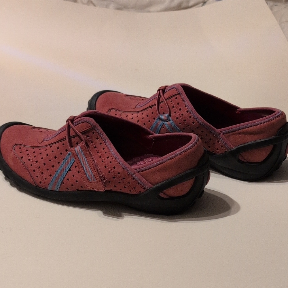 Privo Women's Suede Athletic Shoes in Rose and Blue